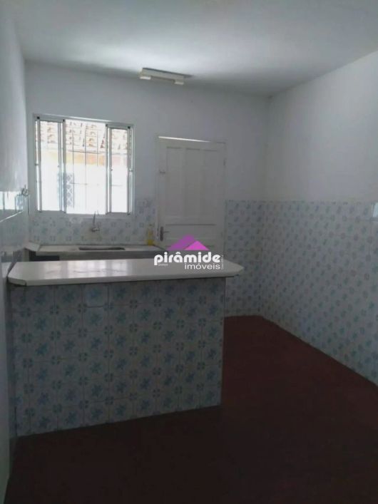 Casa com 3 dormitórios à venda, 90 m² por R$ 680.000 - Conjunto Residencial Vale dos Pinheiros - São