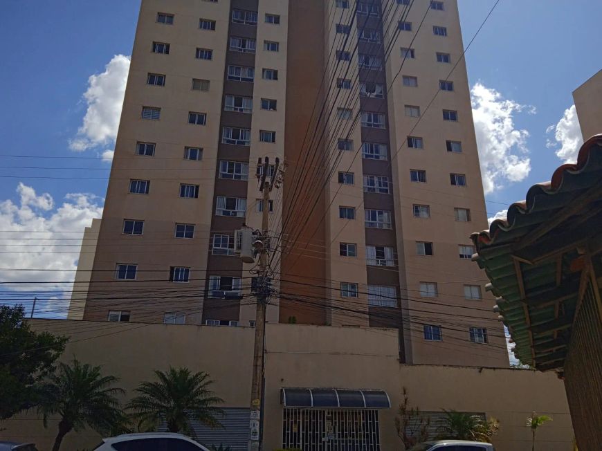 VENDE-SE UM APARTAMENTO NO RESIDENCIAL ÉVORA SAMAMBAIA SUL