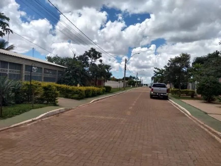 Casa á Venda Av Ponte Alta Norte Condomínio Califórnia.
