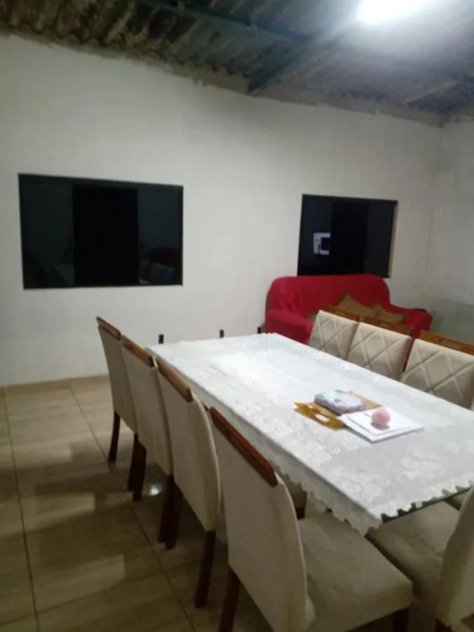 Casa á Venda Av Ponte Alta Norte Condomínio Califórnia.