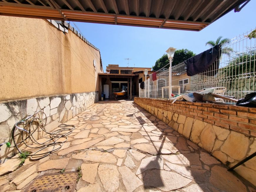 Casa para venda possui 295 metros quadrados com 4 quartos em Taguatinga Sul - Brasília - DF