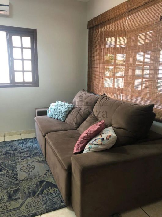 Casa Condomínio - Urbanova - Altos da Serra IV - 4 Dormitórios - 200m².