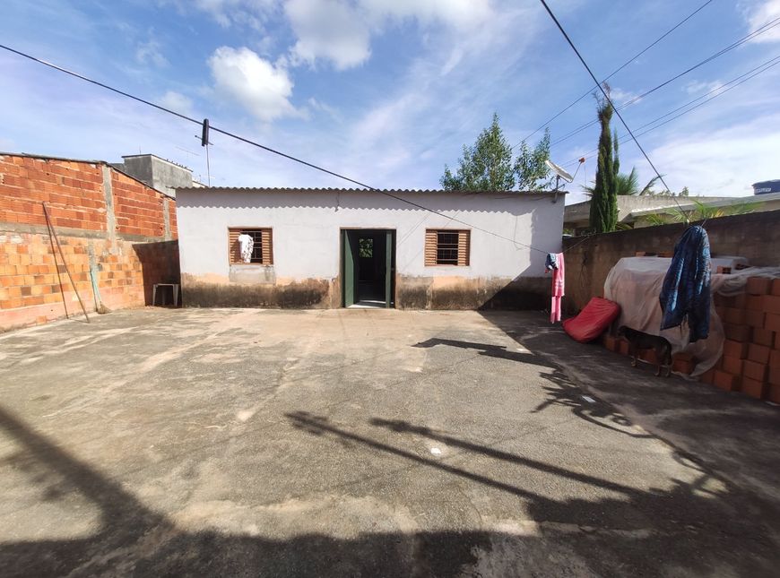 Excelente oportunidade!! Vendo ótima casa em lote de 300m no arapoanga