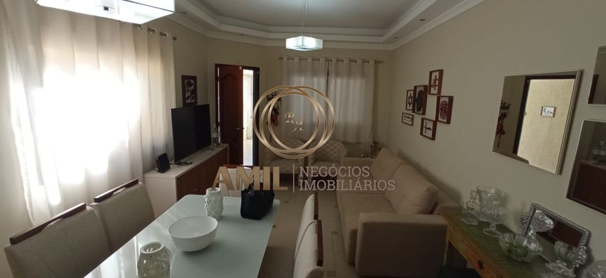 Casa Sobrado/ Jardim das Industrias/ 04 dormitórios com suite / Área construída 124,90m²/ São José d