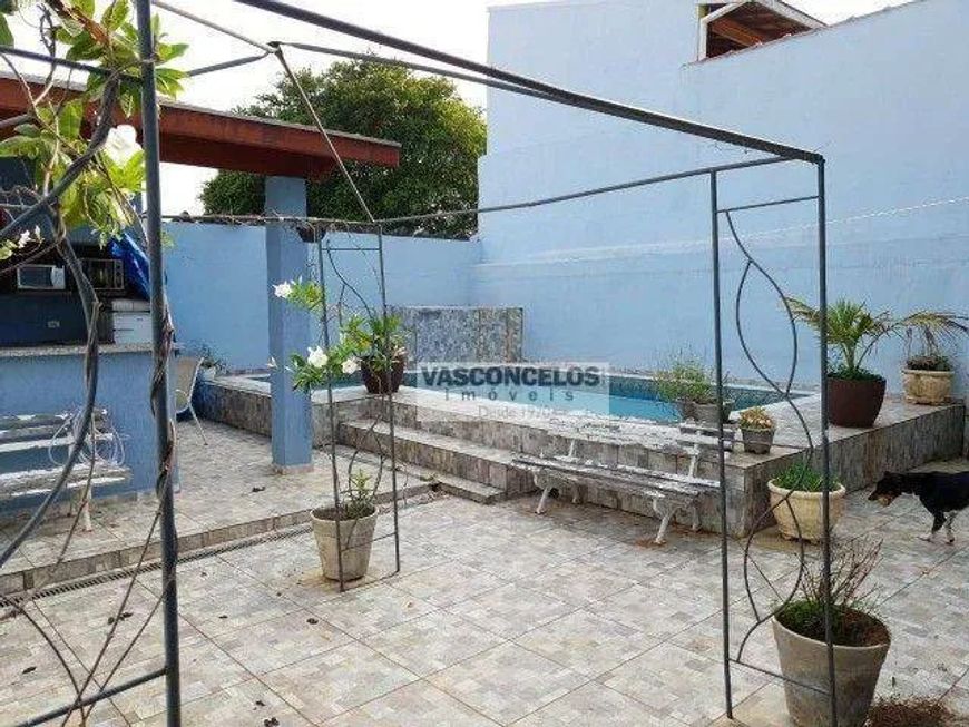 Casa com 3 dormitórios à venda, 250 m² por R$ 950.000,00 - Jardim Valparaíba - São José dos Campos/S