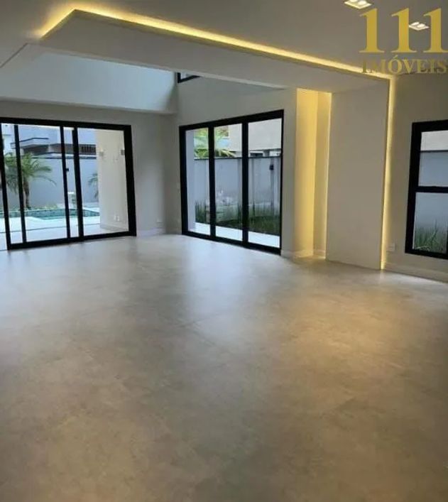 Residência no Condomínio Jardim do Golfe