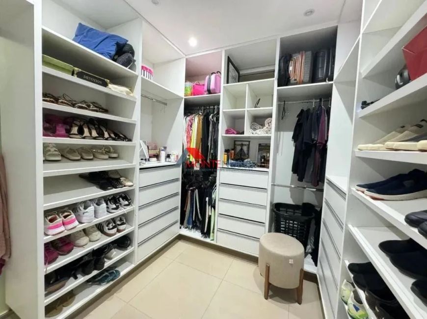 Vende casa com 3 quartos em Alto da Boa Vista - Brasília - DF