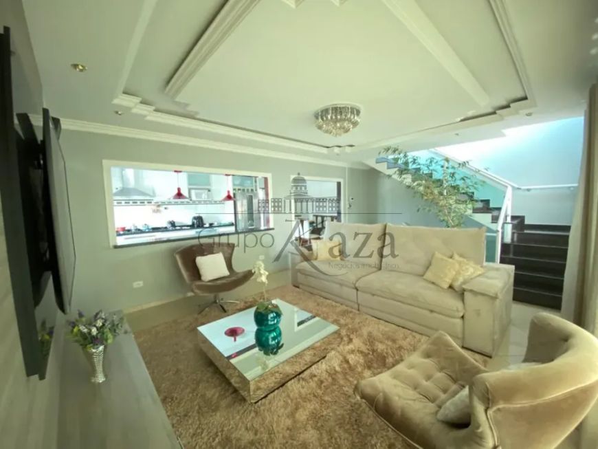 Casa- Sobrado- Comercial- Residencial - Jardim Uirá - 5 Dormitórios - 411m².