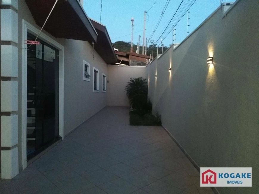 Casa com 3 dormitórios à venda, 200 m² por R$ 760.000,00 - Jardim Santa Júlia - São José dos Campos/