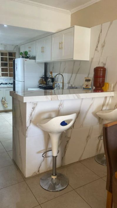 Sobrado para venda possui 130 metros quadrados com 3 quartos