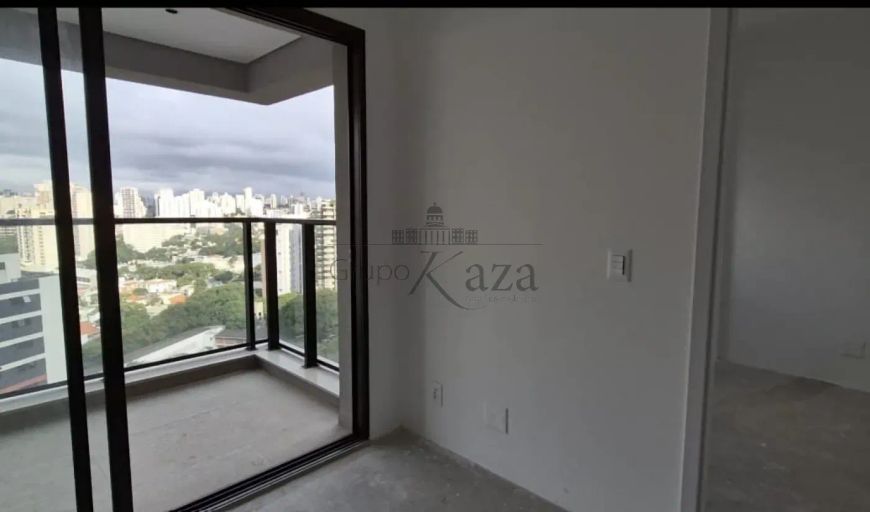 Apartamento - Indianópolis - 1 Dormitório - 35,52m².