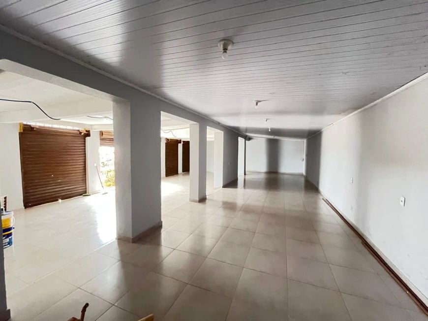 Imóvel para venda possui 300 metros quadrados com 2 quartos em Santa Maria - Brasília - DF