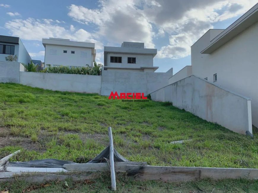 Terreno/Condomínio - Residencial - No bairro Loteamento Verana - VERANA