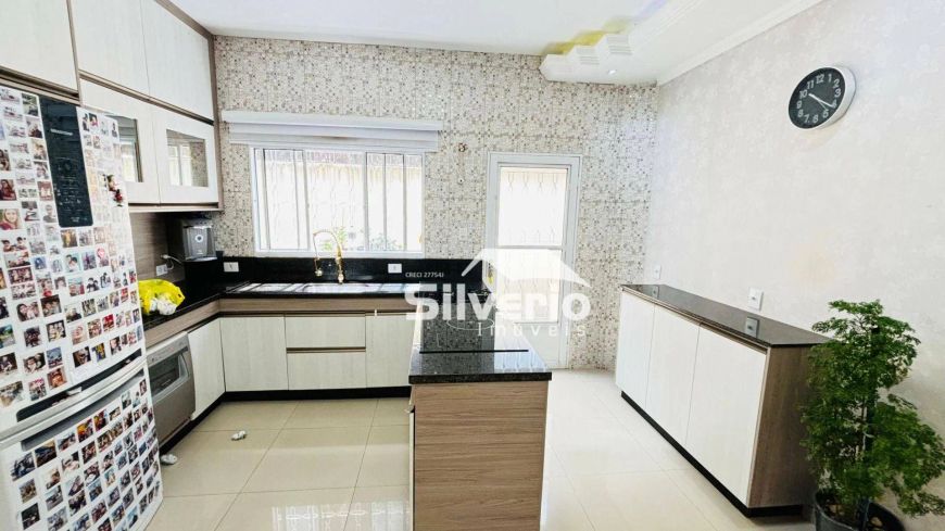 Sobrado à venda, 105 m² por R$ 740.000,00 - Jardim Rodolfo - São José dos Campos/SP