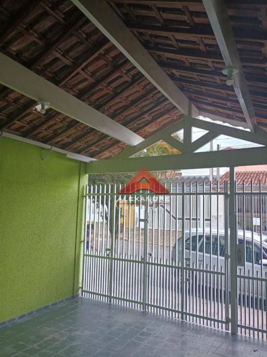 Ótima casa com 2 quartos e área gourmet coberta