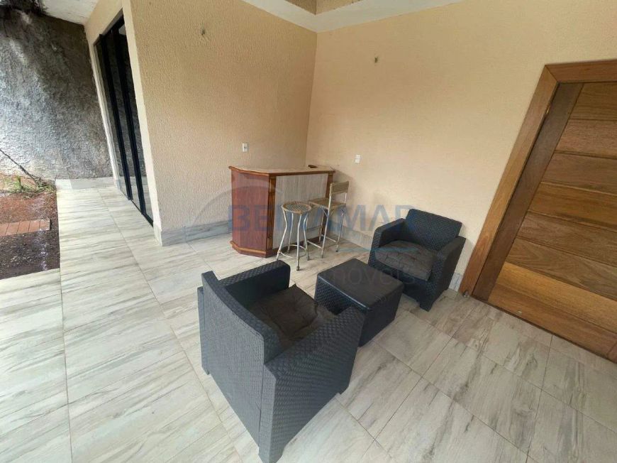 Casa 1 Quarto, Condomíno Fechado, Recém Reformada à Venda no Setor de Mansões Lago Norte