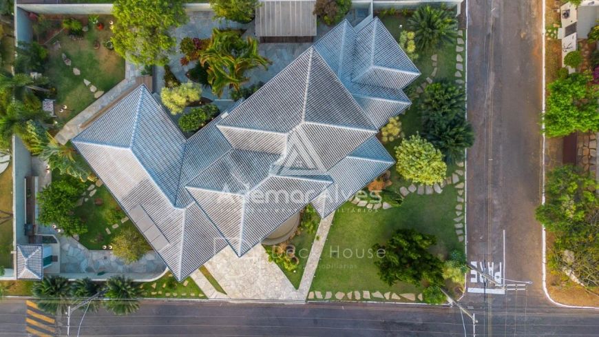 CONDOMÍNIO VIVENDAS BELA VISTA, CASA DE PAVIMENTO COM 3 SUITES SENDO UMA SUITE MASTER, COM PAISAGISM