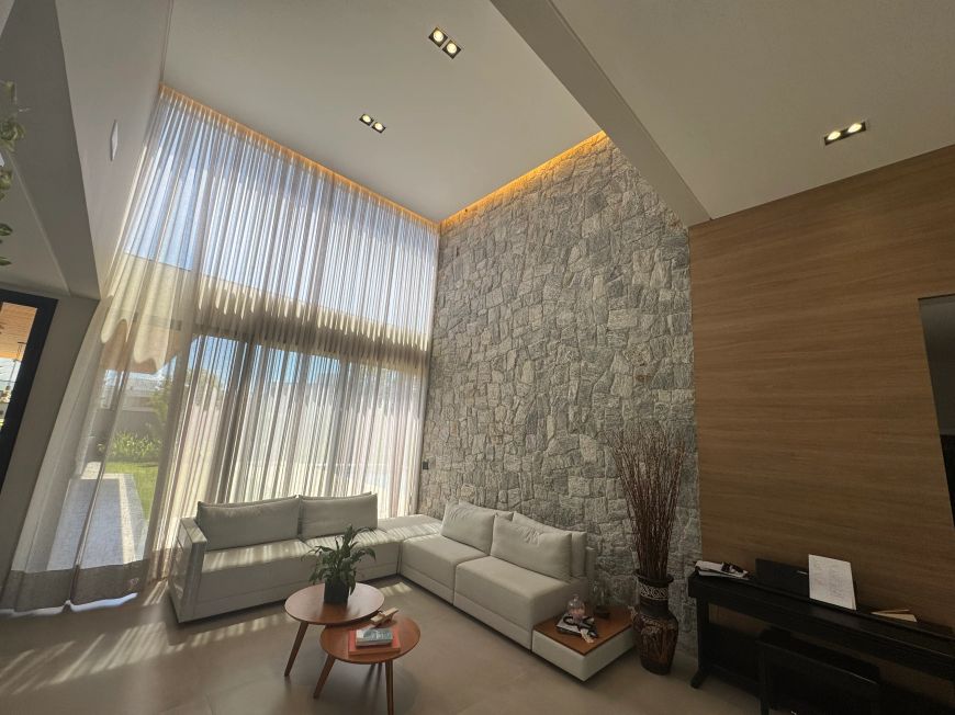 Casa Alto Padrão com 330m² Piscina, Banheira, Arquitetura assinada, 3 suites, Ar condocionado