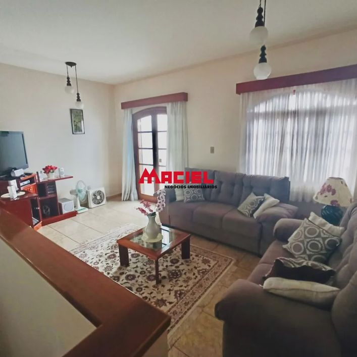 Sobrado com 4 quartos / 1 suíte / 3 vagas / terreno inteiro (Jd Olímpia)