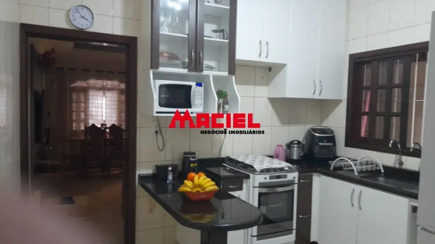 Casa no bairro Valparaiba - 4 dorm. - R$ 554.000,00