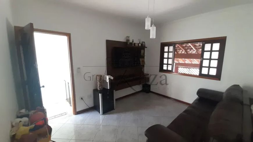 Sobrado Geminado - Jardim das Industrias - 03 Dormitórios - 125m².