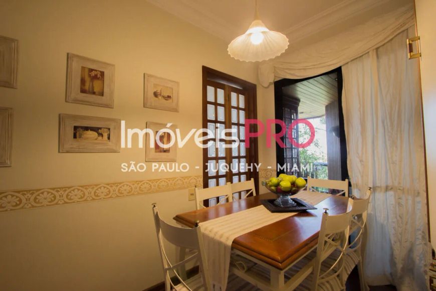 Apartamento 147m² 3 dormitórios, 1 suíte e 2 vagas. Valor Imperdível!!