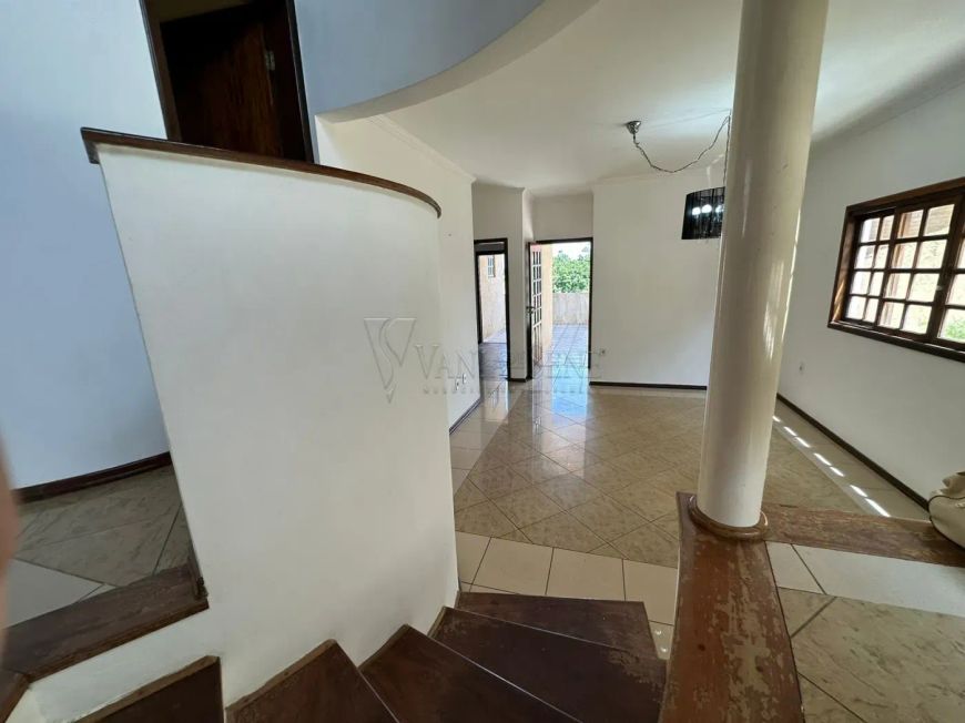 Venda de sobrado, excelente localização, próximo ao shopping, comércios, Localizada no bairro Jardim