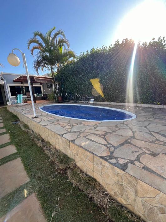 Casa ponte alta norte, 4 quartos, rua JK, piscina, churrasqueira, ótima localização.