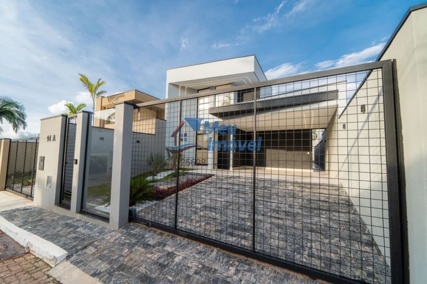 Arniqueiras Casa Alto Padrão 4 Quartos suíte 400m² 4 vaga Armários planejados