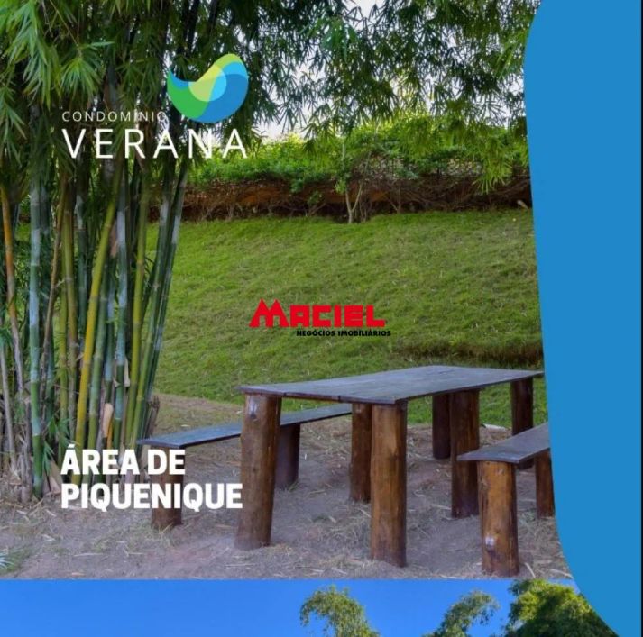 Casa no Condomínio Verana