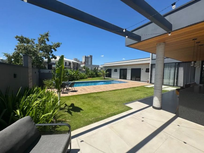 Casa térrea no Condomínio Residencial Mont Blanc, com 293 m² e 4 suítes, à venda por R$ 3.600.000,00