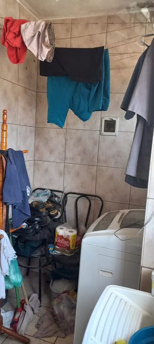Loja e apartamento de 01 quarto - ADE