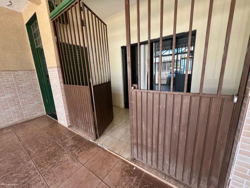 Comercial para Venda em Brasília, Santa Maria, 4 dormitórios, 1 suíte, 5 banheiros, 6 vagas