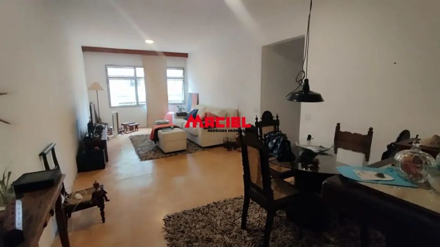Apartamento com 3 Quartos e 3 banheiros à Venda, 110 m² por R$ 600.000