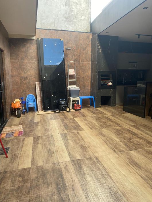 Sobrado para venda com 250 metros quadrados com 2 quartos em Del Lago II - Brasília - DF