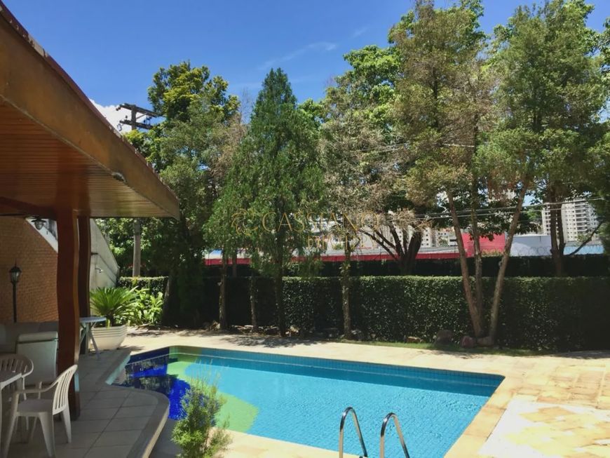 Casa à venda de 440m² | 03 dormitórios, sendo 01 suíte e 04 vagas de garagem | Condomínio Bosque Imp