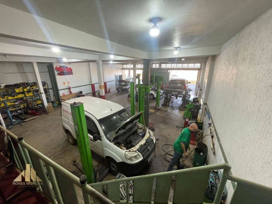 Vende prédio comercial e residencial com 1 loja e 5 apartamentos na AC 219 Conjunto B em Santa Maria
