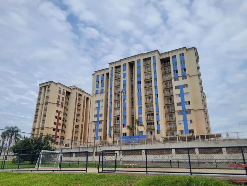 Vendo apartamento no Residencial Boulevard dos Ipês