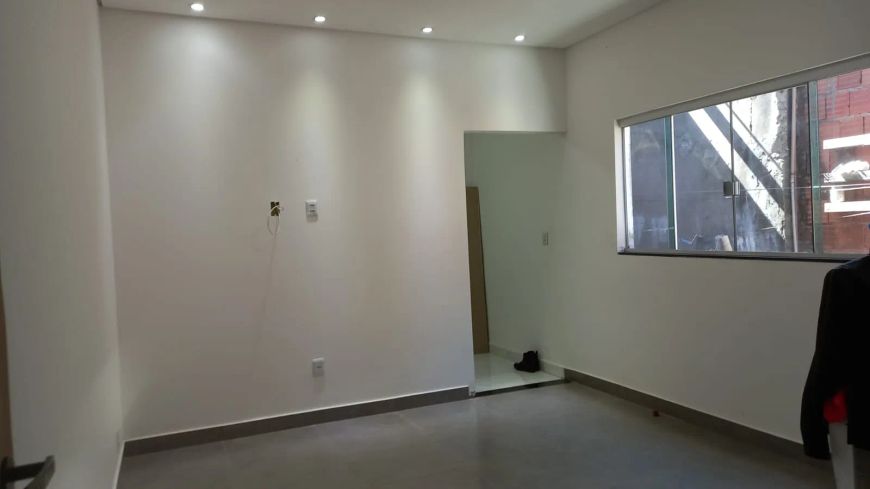 Excelente Casa Recém Construída no Guirra / 850m² Com Área Verde e Quintal