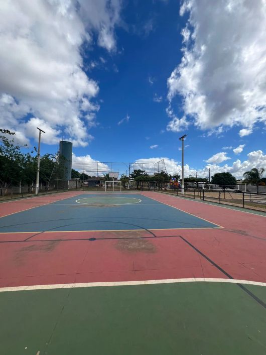 Imóvel para venda possui 600 metros quadrados em Setor Habitacional Jardim Botânico - Brasília - DF