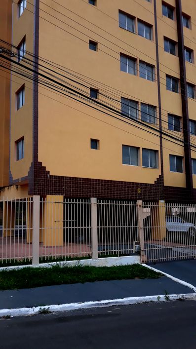 VENDO APARTAMENTO NA QR 406 SAMAMBAIA NORTE 3 QUARTOS 1 VAGA DE GARAGEM