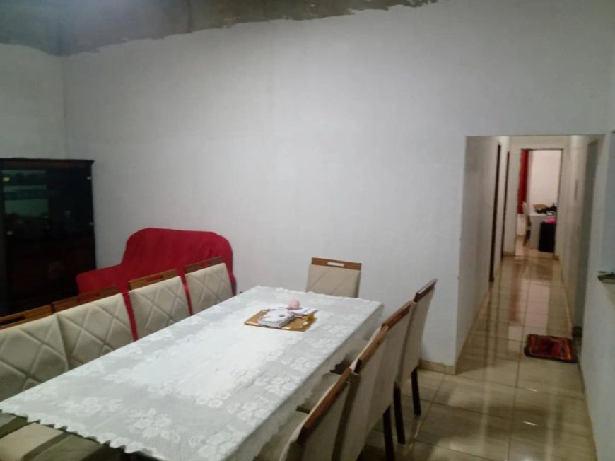 Casa á Venda Av Ponte Alta Norte Condomínio Califórnia.