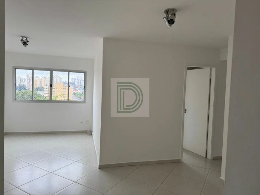 Apartamento reformado à venda na Vila Indiana, com 70m².