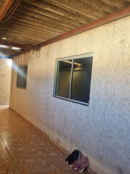 Casa no Arapoanga / Próximo ao Colégio Dona América