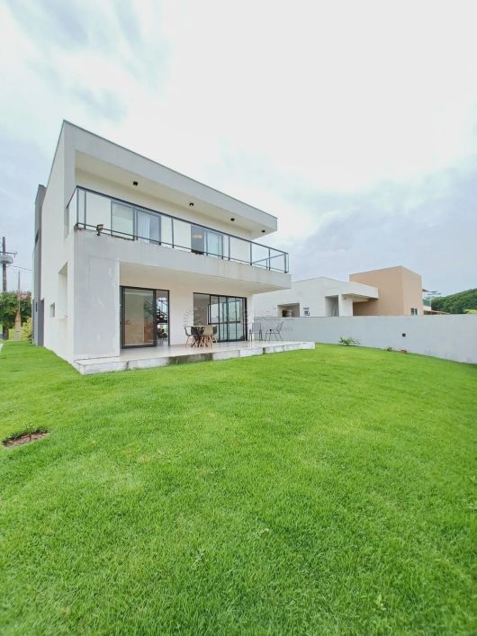 Oportunidade de casa com 3 quartosCondomínio - Residencial - No bairro Vargem Fria - Alphaville Per