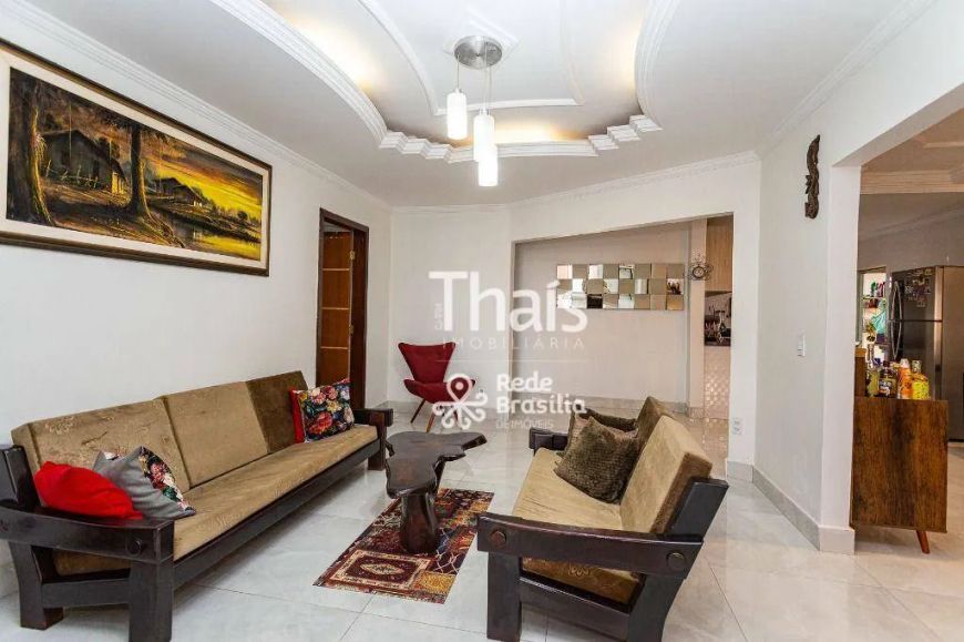 SHVP Rua 6 | Casa térrea em condomínio fechado com 3 quartos - sendo 1 suíte - 3 vagas - área de laz