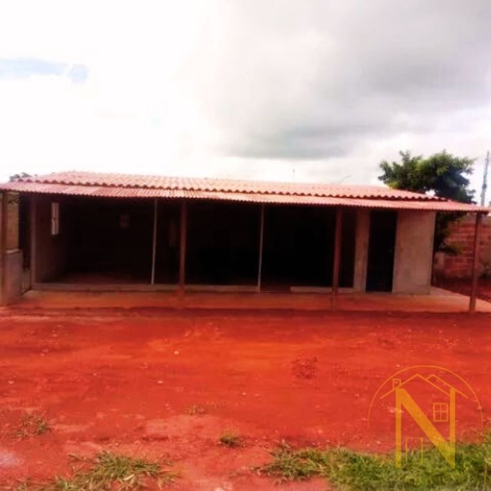 Oportunidade Única - Lote com Barraco em Condomínio Fechado