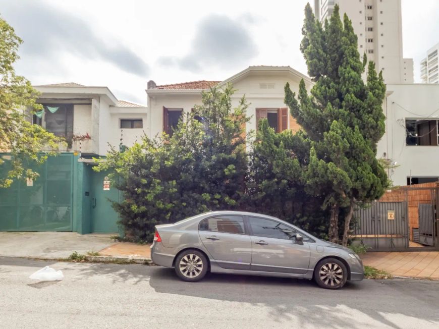 Sobrado para venda com 3 quartos, sendo 1 suíte, 220m²