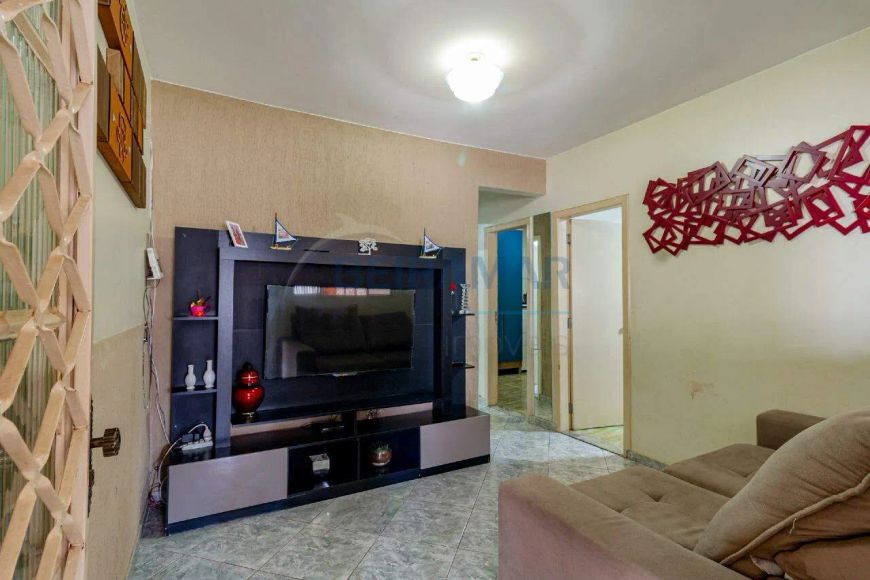 Casa com 3 Quartos, 1 Suíte, Ateliê e Garagem para 5 Carros à Venda na QR 427 - Samambaia Norte
