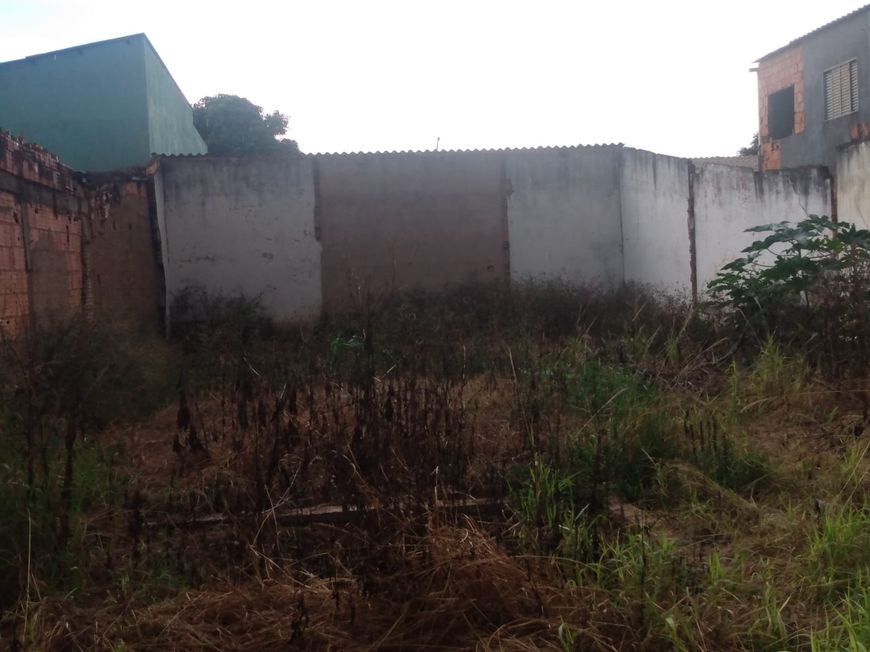 Lote de 200m² no Arapoanga na Quadra 9 L - Atras do Posto de Combustível